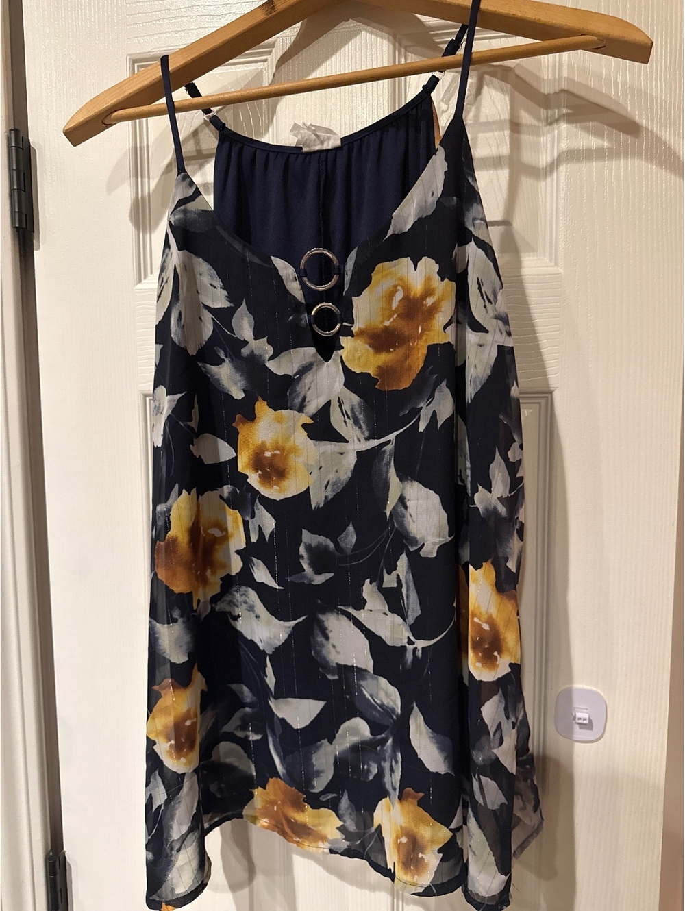 naïf blouse XL Floral Print with Ring Detail
